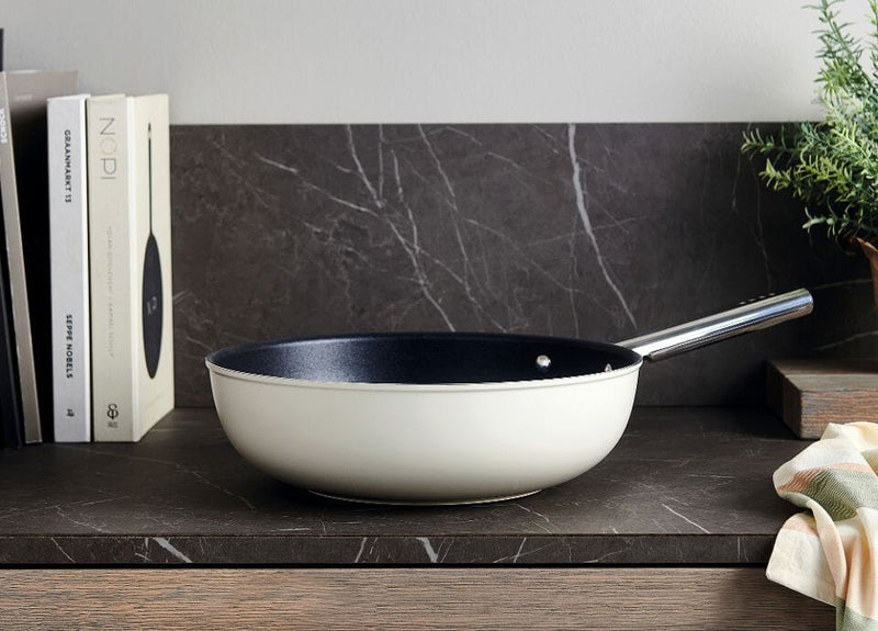 Smeg CKFW3001BLM/CRM/RDM Non-Stick Wok Cookware 50's Style Aesthetic