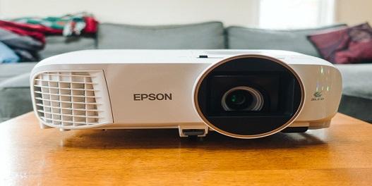 What to Look for When Buying a Projector?