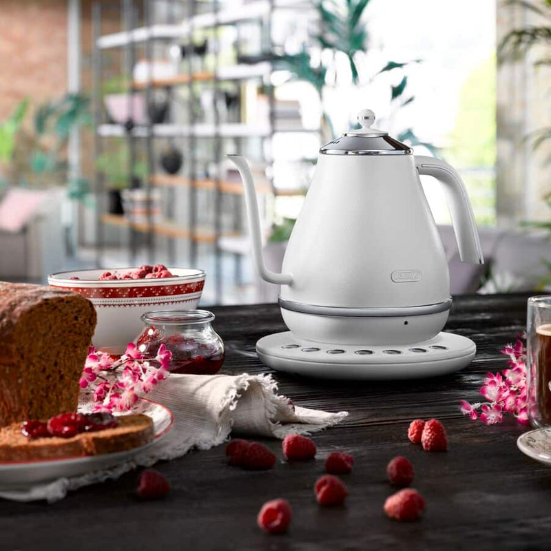 DeLonghi Icona Café Electric Kettle KBOE2030.W