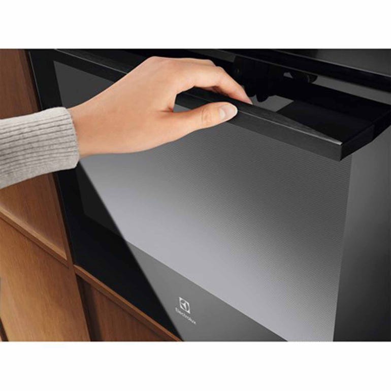 ELECTROLUX KOIGE00H2 500 SURROUNDCOOK BUILT-IN OVEN - PURE BLACK (60CM) (72L)