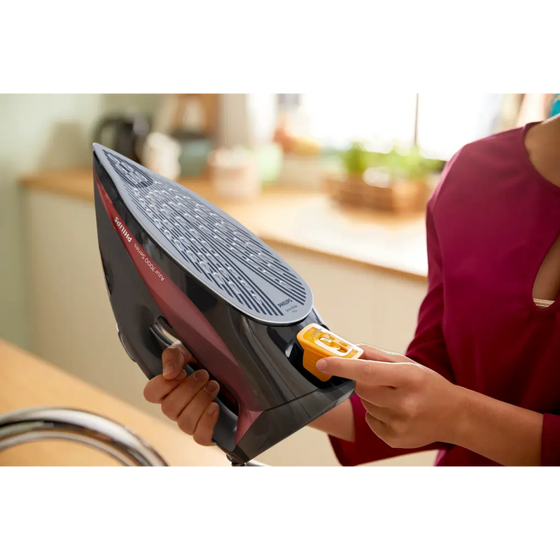 Philips 7000 Series Steam Iron DST7022/40