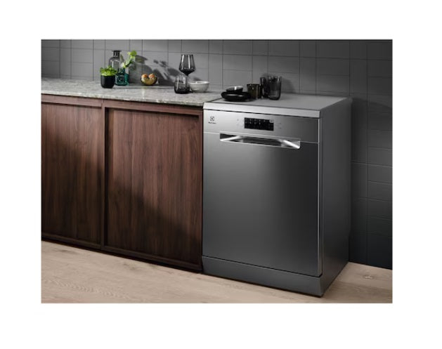 Electrolux ESA47200SX 60cm UltimateCare 300 Freestanding Dishwasher With 13 Place Settings