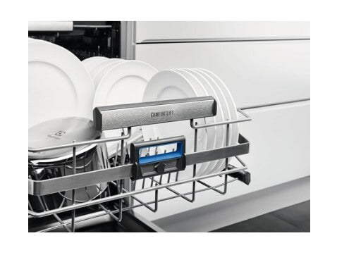 Electrolux ESF8730ROX 60cm UltimateCare 900 freestanding dishwasher with 13 place settings