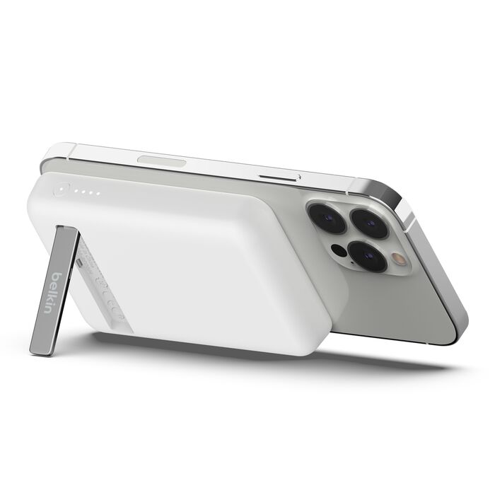 Belkin BoostCharge Magnetic Wireless Power Bank 5K White