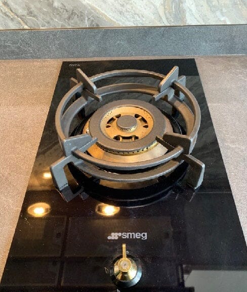 Smeg PC31GNO 30cm Black Glass Gas Hob, 1 burner + SI5322B 30cm Induction Hob, 2 zones + KSET9XE2 90cm Telescopic Hood